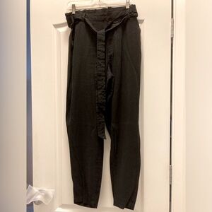 Old Navy Women’s High-Waisted Belted Soft Pants - size L
